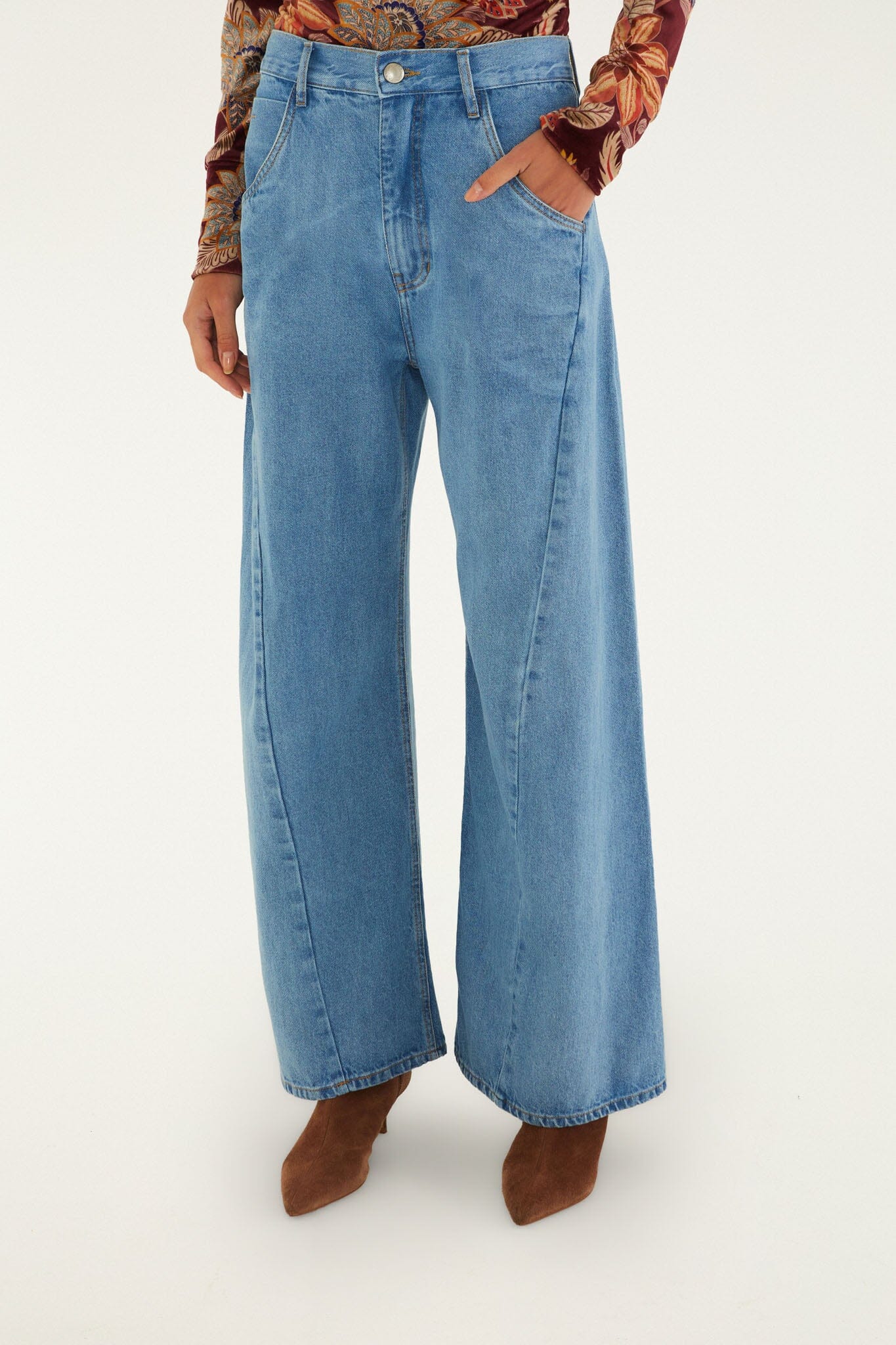 Light Wide-Leg Denim Pants